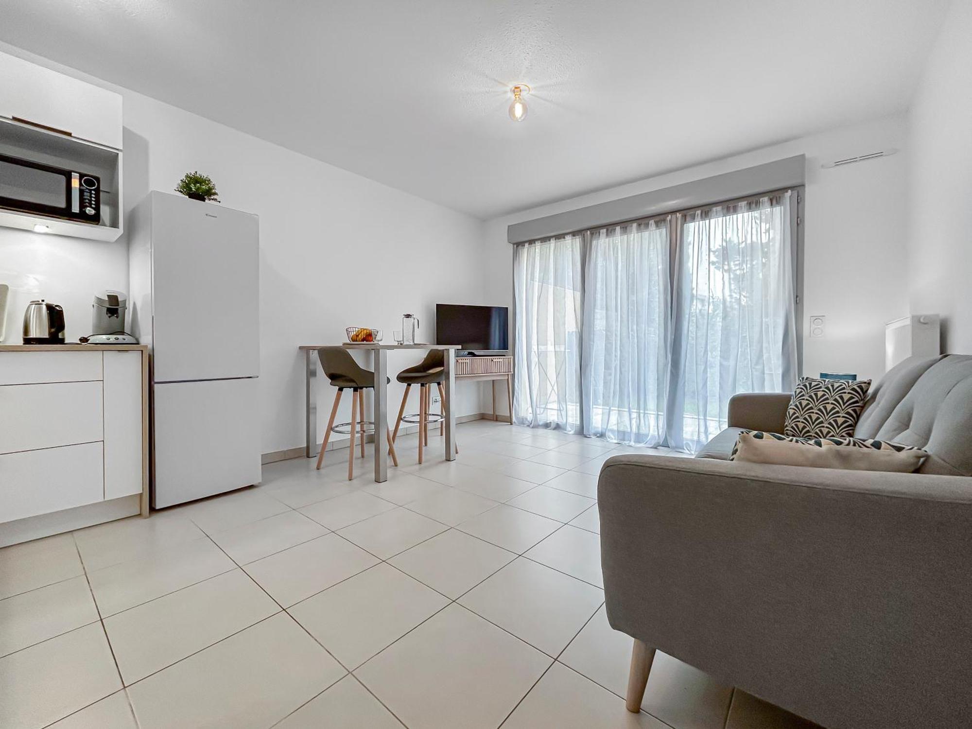 Vivez Lunel-Clim-Wifi Fibre-Parking Prive-Patio T2 Lunel  Exterior foto