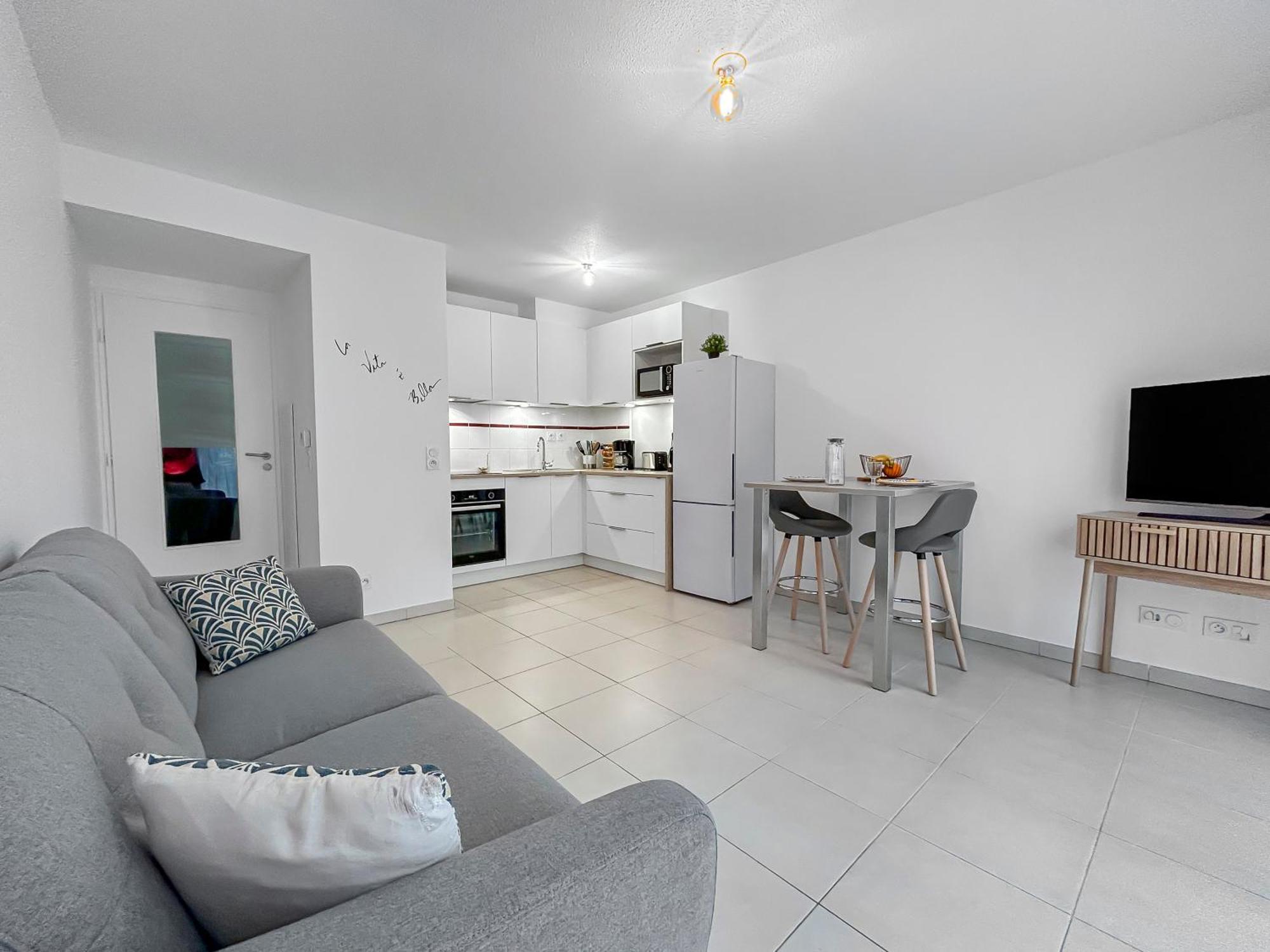 Vivez Lunel-Clim-Wifi Fibre-Parking Prive-Patio T2 Lunel  Exterior foto
